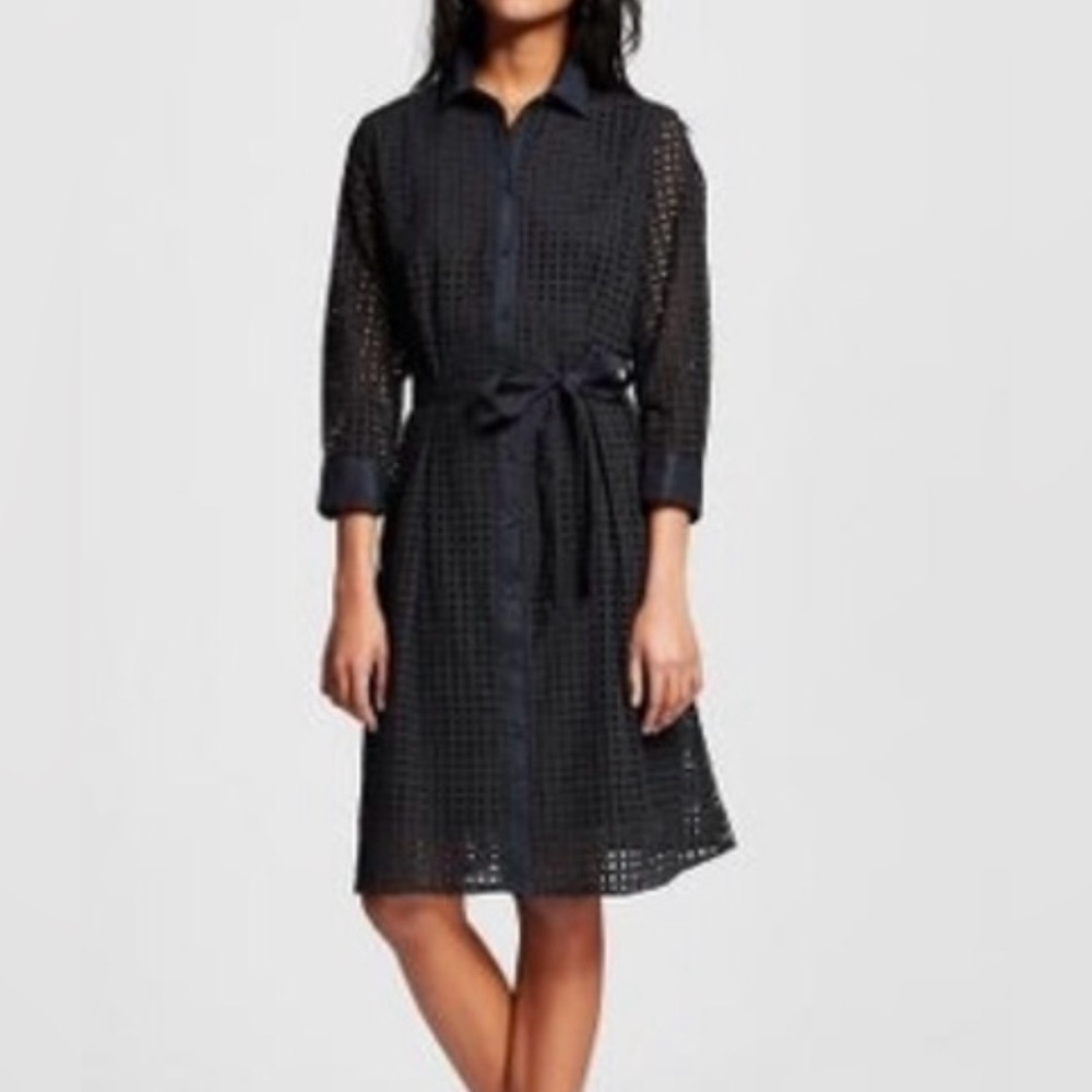 WHOWHATWEAR Eyelet Button Down Dress in Black Size Medium